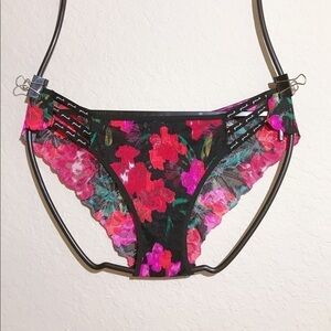 4/$38 💖PINK Victoria’s Secret Panty Cheekster